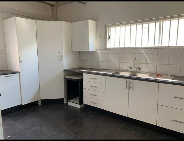 850M² WAREHOUSE TO LET IN KEW